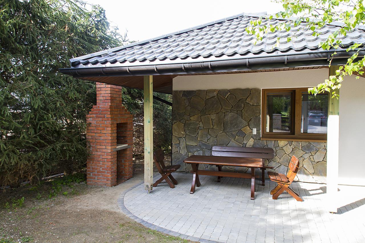 "Miedzy Gruszka A Sanem" Apartment เลสโก ภายนอก รูปภาพ