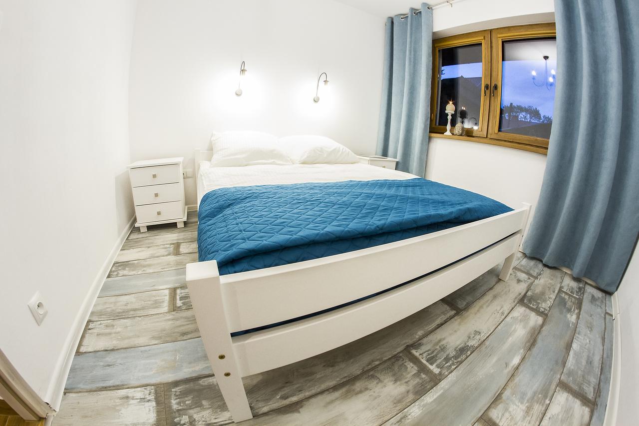 "Miedzy Gruszka A Sanem" Apartment เลสโก ภายนอก รูปภาพ